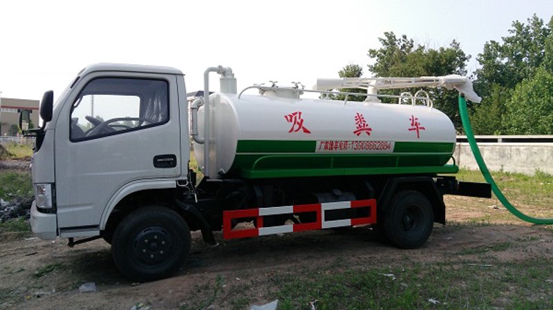程力洒水车：城市清洁的守护者